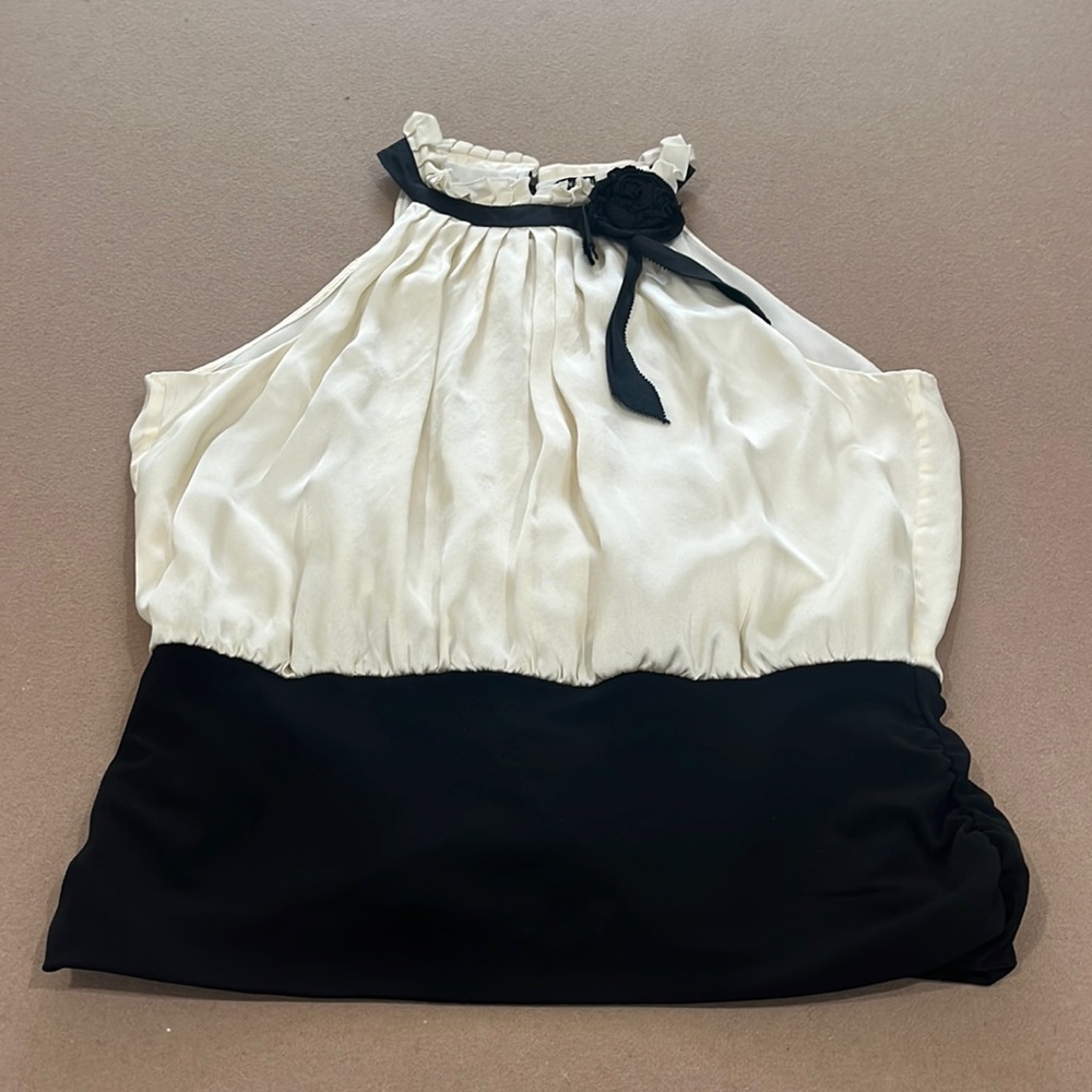 White House Black Market top